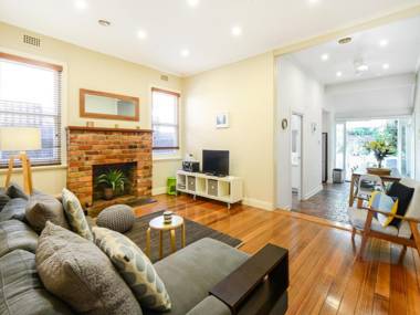 BOUTIQUE STAYS - Clifton Park House in Clifton Hill