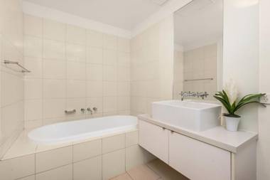 Melbourne Holiday Apartments Flinders Wharf