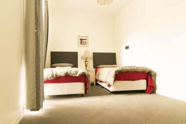 Hawthorn Holiday House