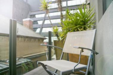 Comfy Kew Apartments