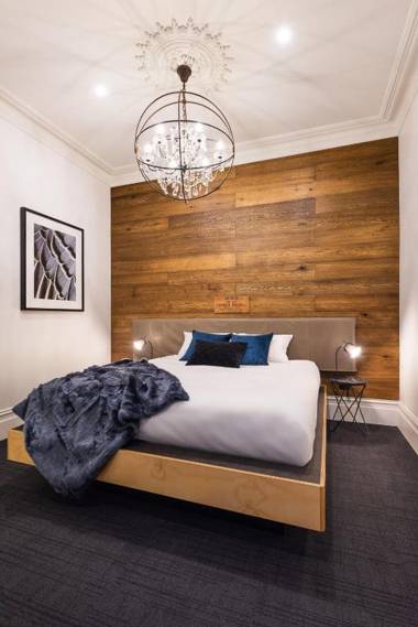 East Brunswick Hotel