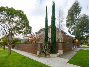 BOUTIQUE STAYS - Maple On Kent Glen Iris Townhouse