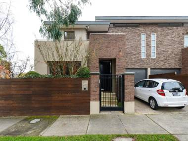 BOUTIQUE STAYS - Maple On Kent Glen Iris Townhouse