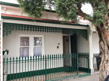 BOUTIQUE STAYS - Carlton Terrace