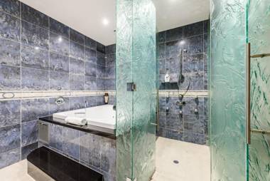 Exclusive Stays - Gallery Penthouse