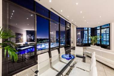 Exclusive Stays - Gallery Penthouse