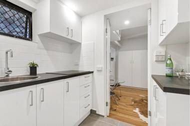 Readyset Apartments on Anthony