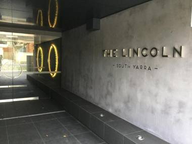 BOUTIQUE STAYS - The Lincoln South Yarra Apartment