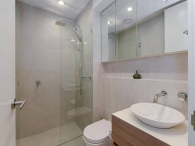 BOUTIQUE STAYS - The Lincoln South Yarra Apartment