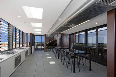 ☆ Heart of St Kilda ☆ Infinity Pool+Parking+WIFI