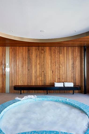 Tyrian Albert Park Lake