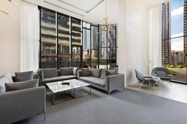 Luxuria Apartments - EQ Tower