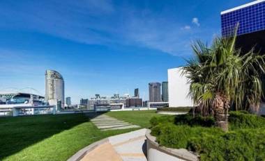 ReadySet Apartments on Central Pier