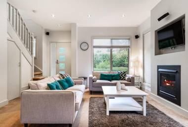 BOUTIQUE STAYS - Mentone Abode