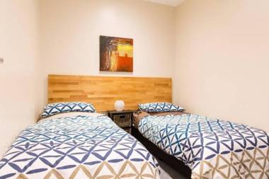 Pleasant City Stay on Collins