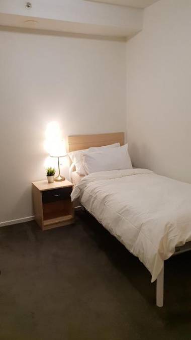 2 bedrooms CBD FREE Tram apartment (Melb Central China Town Queen Victoria Market Melbourne University RMIT etc)