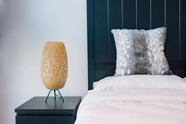 Magnificent 2-bedroom apartment - Skyline view CBD location