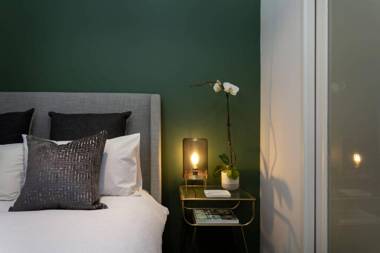 Oliver Stylish City Views near Graffiti Laneways