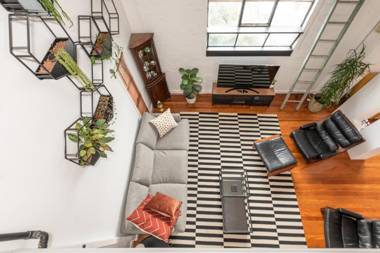 StayCentral - Fitzroy Converted Warehouse Penthouse