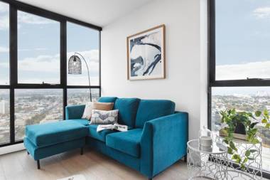 Heart of Crown by Ready Set Host