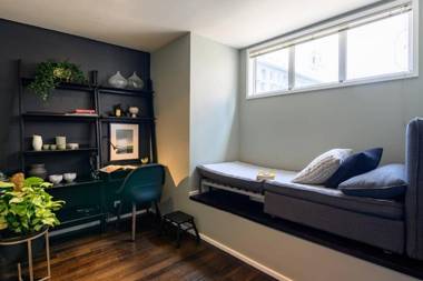 LUCY Stylish City Vibe and Views