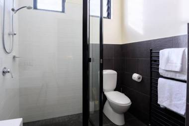 BROOKLYN Warehouse Vibe mins to St Kilda & Cafes