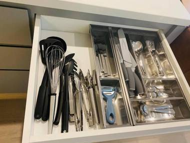 Moody Moon Apartment @ Sky Garden - Glen Waverley