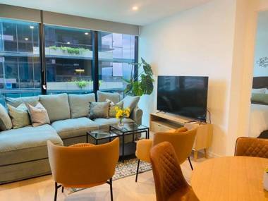 Moody Moon Apartment @ Sky Garden - Glen Waverley