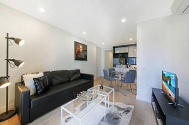 A Cozy & Lovely Suite Near Melbourne Central