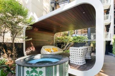 Top Floor Stunning Views