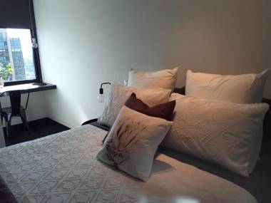 Top Floor Stunning Views