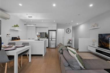 StayCentral - Northcote Townhouse with Study