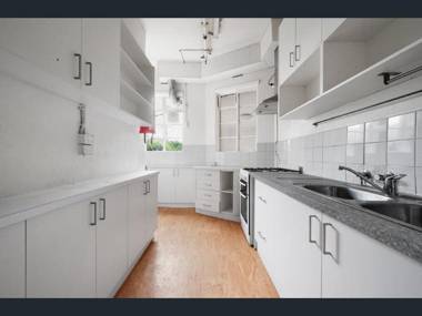 151 Hoddle Budget Private Rooms