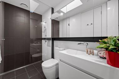 StayCentral - East Brunswick Village with Study