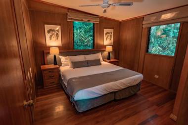 Whispering Valley Cottage Retreat