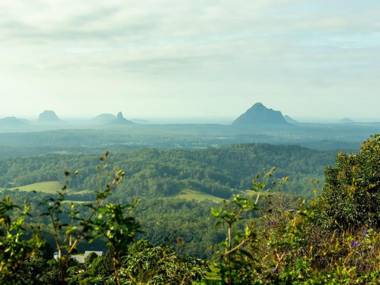 Currawong House Maleny - Georgian Style Manor