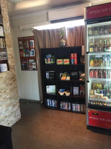 Country Plaza Motor Inn