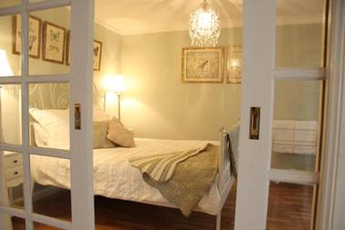 Azalea Cedar-Rose Barossa Valley Villa