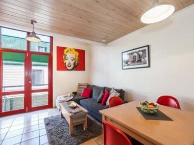 Cora Lynn - Apartment 18