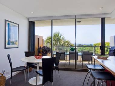 LORNE CHALET APARTMENT 10 - ask about midweek deals