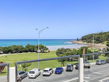 WATERFRONT SEVEN - In the heart of Lorne