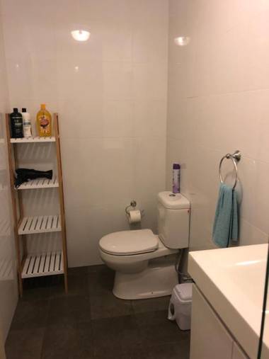 Modern Apartment in Liverpool CBD