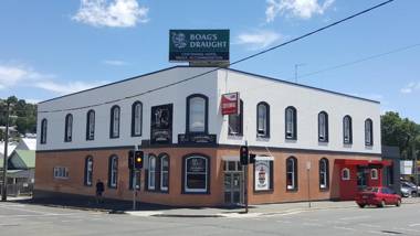 Centennial Inn on Bathurst