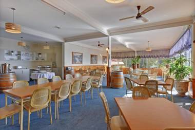 Village Family Motor Inn