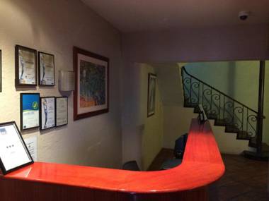 Star Bar Cafe & Hotel