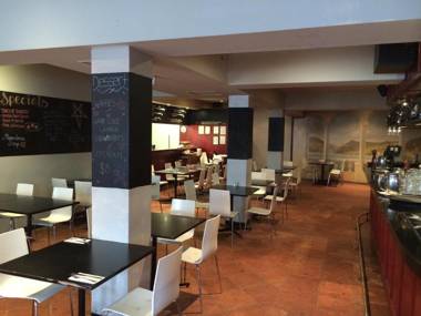 Star Bar Cafe & Hotel