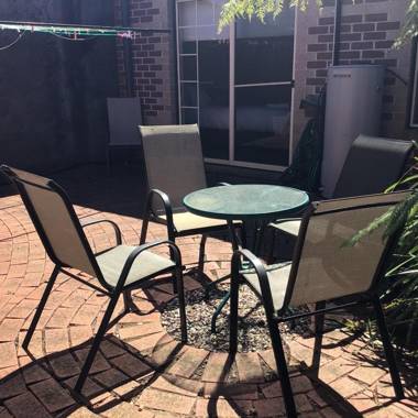 City townhouse walking distance to city