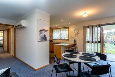 Acton Park Holiday Units