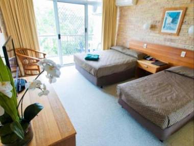 Bombora Resort - Coolangatta