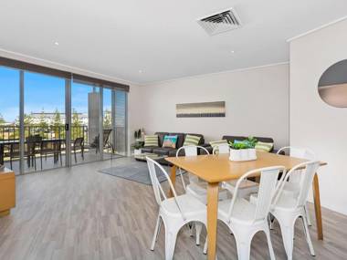 RESORT & SPA 2306/07 OCEAN GLIMPSES